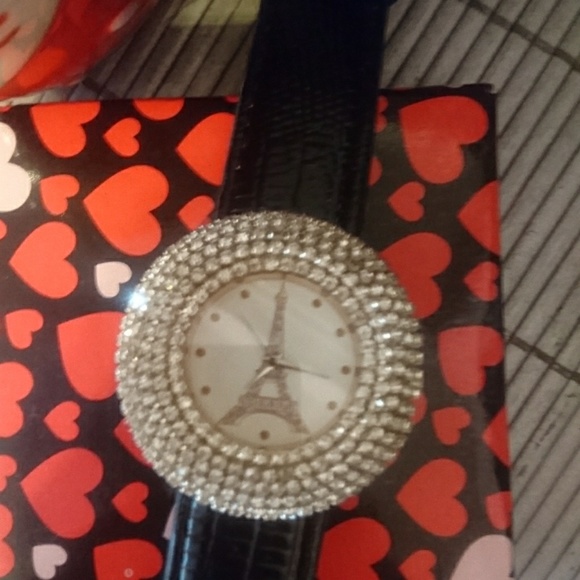 Watch - Picture 3 of 4